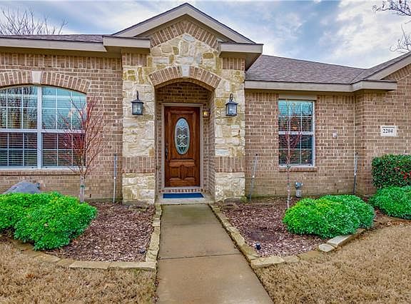 2nd image of 2204 Creekdale Dr