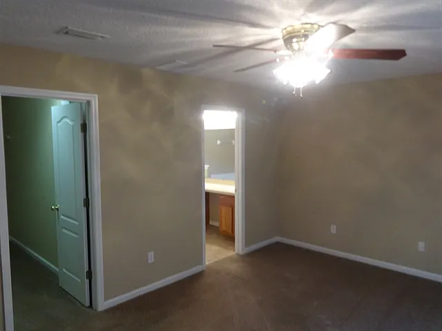5 bed, 2.0 bath, 2147 sqft, $2,215 — Photo 4