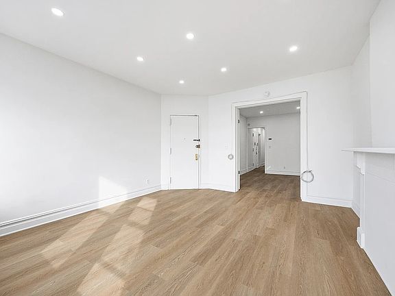 3rd image of 207 18th St APT 1A