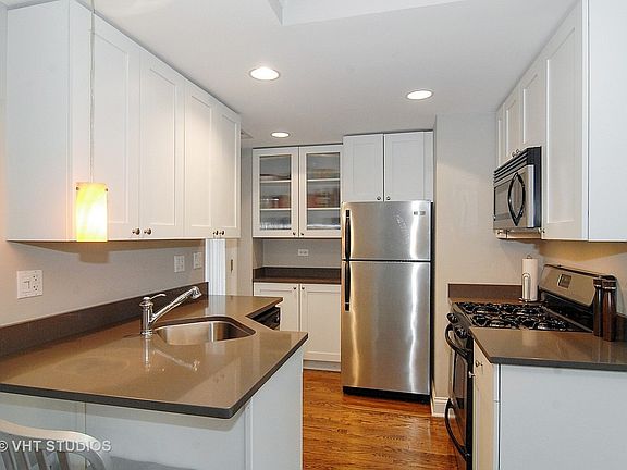 2nd image of 4420 N Ashland Ave APT 3W