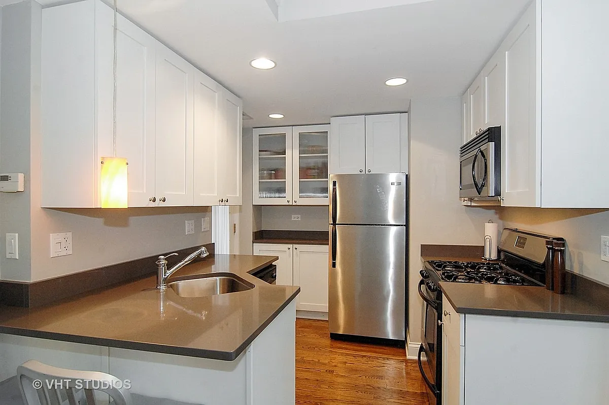 Building Photo - 4420 N Ashland Ave #3W