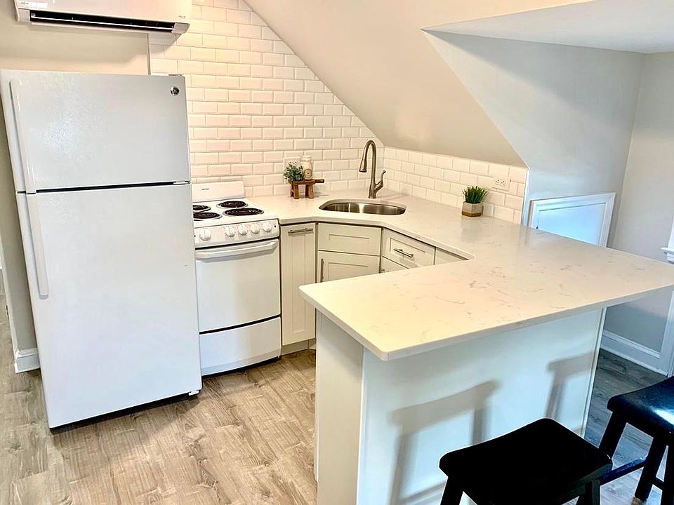 1st image of 3994 Fulton Ave