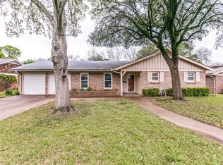 2100 Williams Pl, Fort Worth, TX 76111