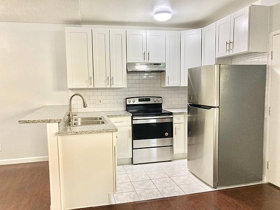 To view this apartment, please TEXT Jennifer at 323-333-7478, or message on Zillow.