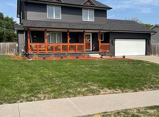 2324 E Marion St, Des Moines, IA 50320