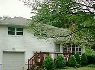 21 Fairmount Ave, Edison, NJ 08820