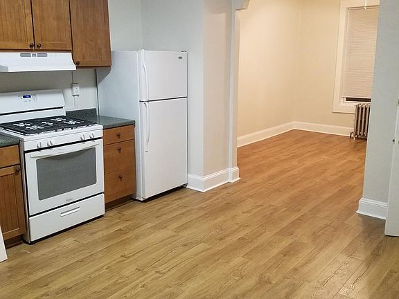 2nd image of 613 Jackson St #1