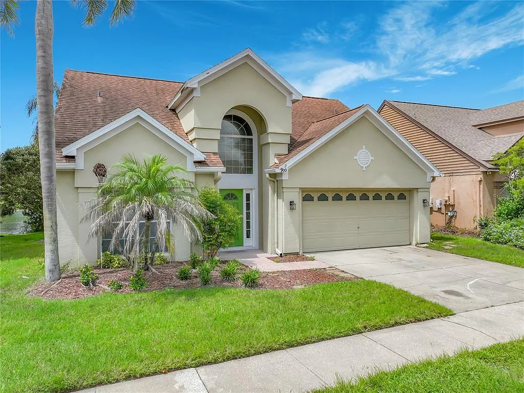 3 bed, 2.5 bath, 1712 sqft, $2,700 — Photo 2