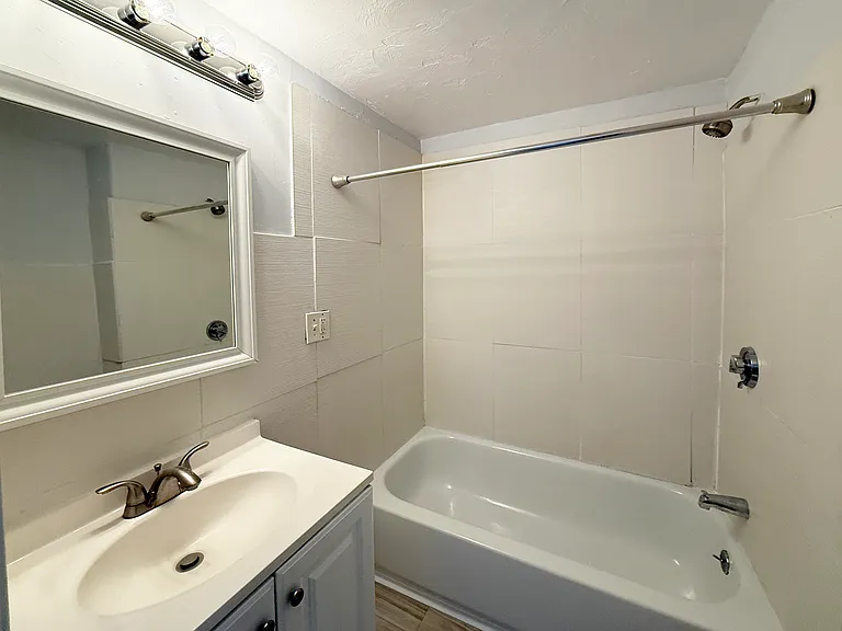 227 Chestnut St #3 — Photo 4