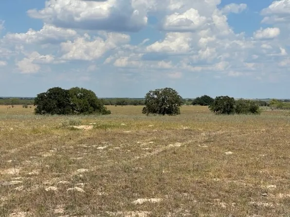 1039 County Road 232, Floresville, TX 78114