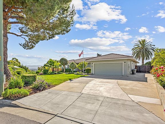 4th image of 3441 Hickerson Dr