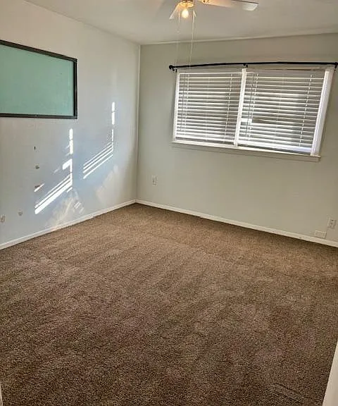 1418 Byron Ave — Photo 9