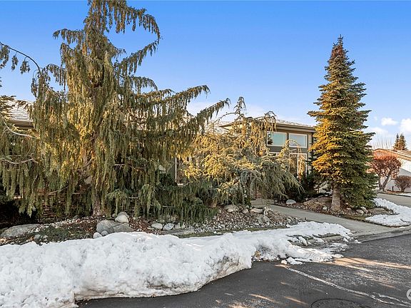 3rd image of 556 Canyon Drive