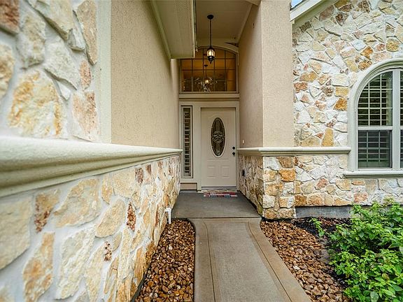 3rd image of 2108 Bershire Dr
