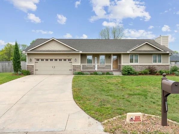202 E Pine Ridge Ct, Rose Hill, KS 67133