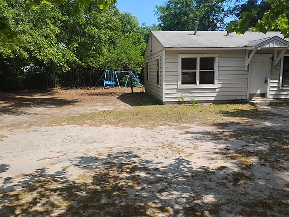 5th image of 1943 Moore Rd