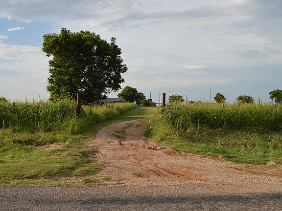 4th image of 4839 Fm 810
