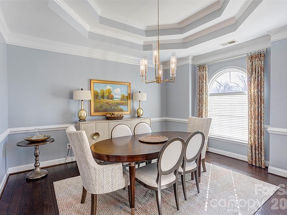 3rd image of 2663 Danbury Cir