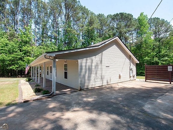 3rd image of 703 New Hutchinson Mill Rd