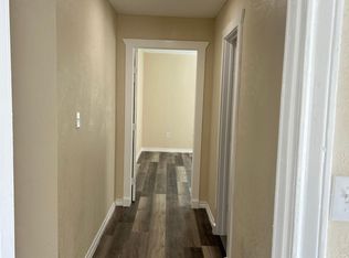 705 Azalea St, Lake Jackson, TX 77566