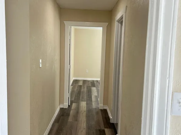 705 Azalea St, Lake Jackson, TX 77566