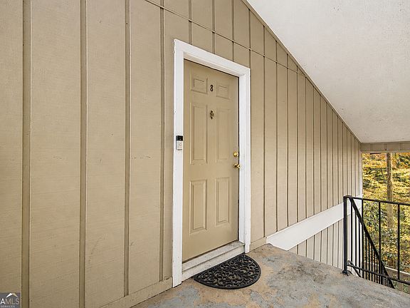3rd image of 5143 Roswell Rd Unit 8
