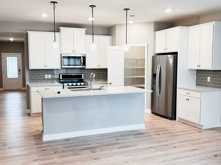 13658 Applewood Trl — Photo 2