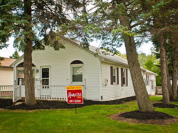 2nd image of 999 Sherwood Ct