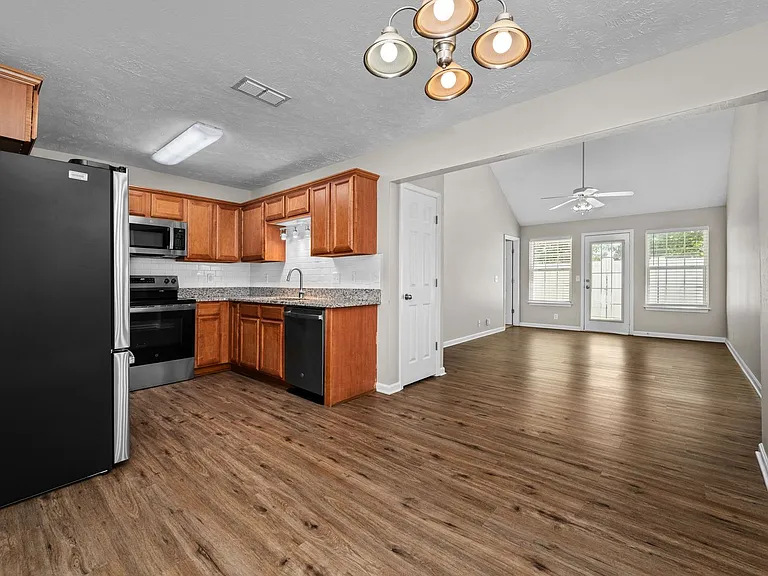 113 Lancaster Gate Pl — Photo 12