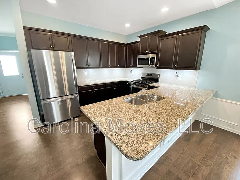 200 Hartwood Lake Ln — Photo 4