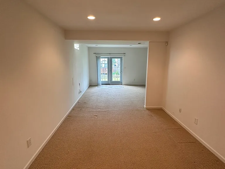 131 Claude Ct SE — Photo 10