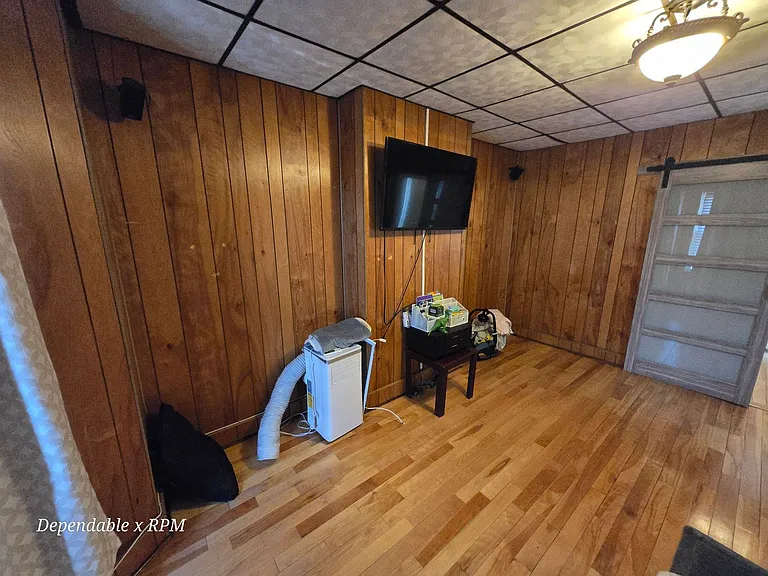 25 Clarence St — Photo 14
