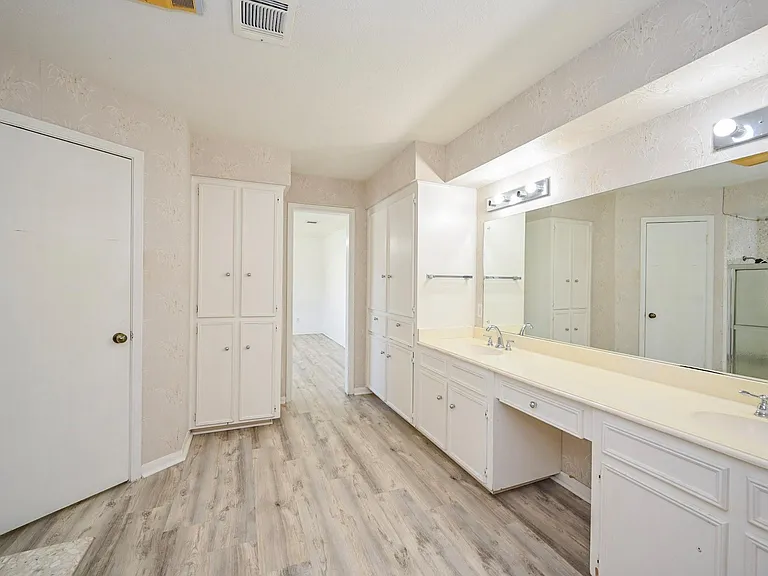 7735 Quail Meadow Dr — Photo 40
