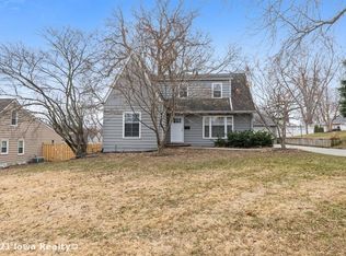 6110 Pleasant Dr, Des Moines, IA 50312