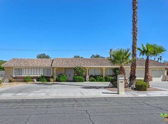 3rd image of 2844 N Farrell Dr