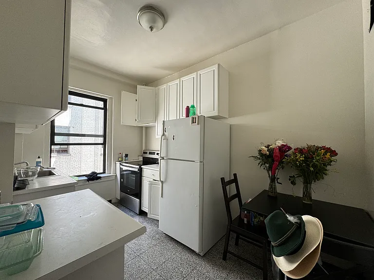 515 W 113th St #7C — Photo 3