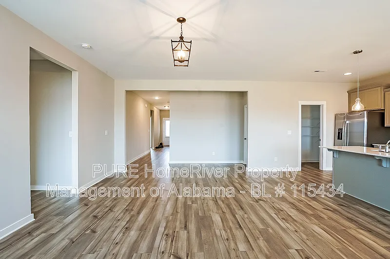 4 bed, 2.0 bath, 1931 sqft, $1,795 — Photo 4