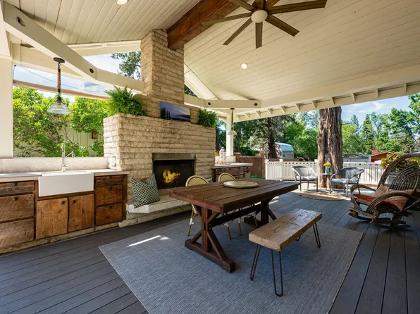 807 NE 10th St, Bend, OR 97701