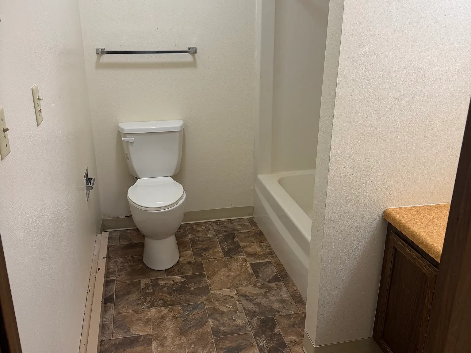 1 bed, 572 sqft, $600 — Photo 2