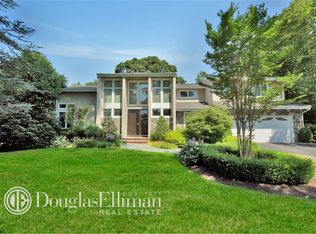 11 Kristi Ln, Woodbury, NY 11797