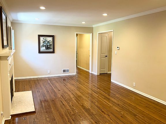 5th image of 2925 Thorndike Rd