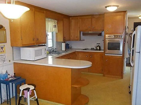 5th image of 33 Verndale Dr