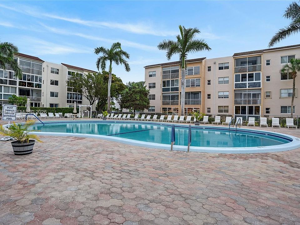 1st image of 2821 Somerset Dr APT 317