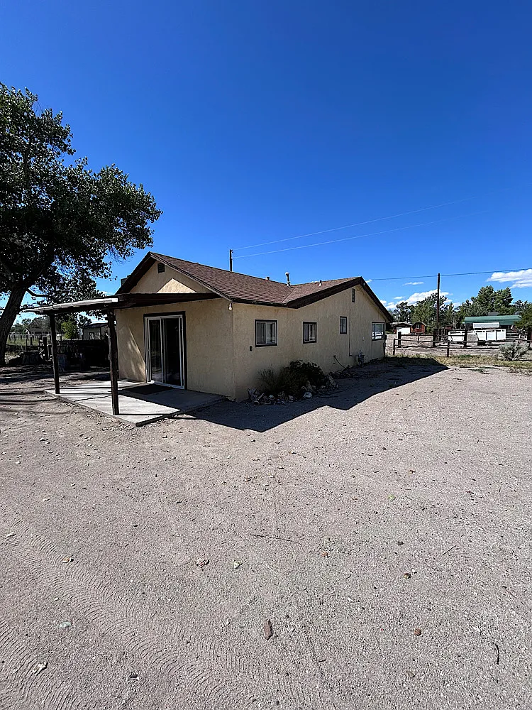 3 bed, 1310 sqft, $1,900 — Photo 1