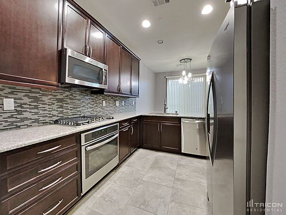5th image of 10624 Gale Wind Ct
