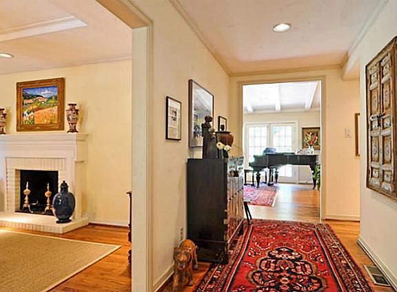 2nd image of 4639 N Lindhurst Ave