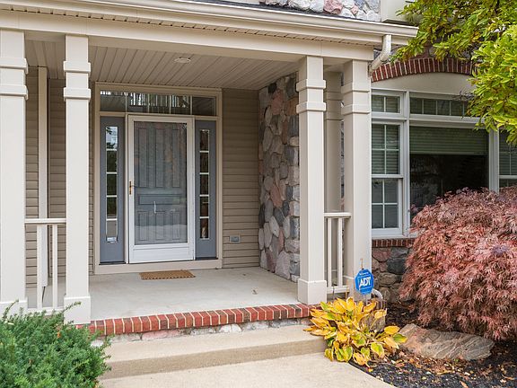 5th image of 2750 Burnock Dr