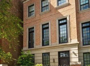 1840 S Calumet Ave, Chicago, IL 60616