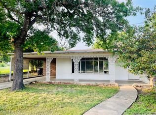 131 Oak Knoll Dr, San Antonio, TX 78228