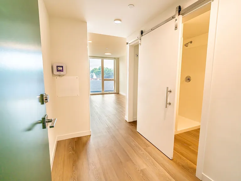 Stone Row Apartments — Photo 10